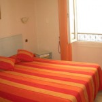 1 Med Hotel